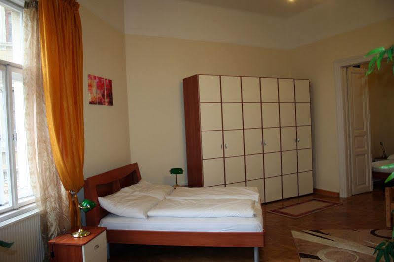 Хостел Walking Bed Budapest Downtown Экстерьер фото